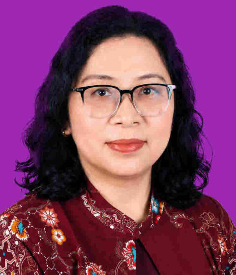 Dr.  Suzanna,S.Kom., M.MT., CDMS