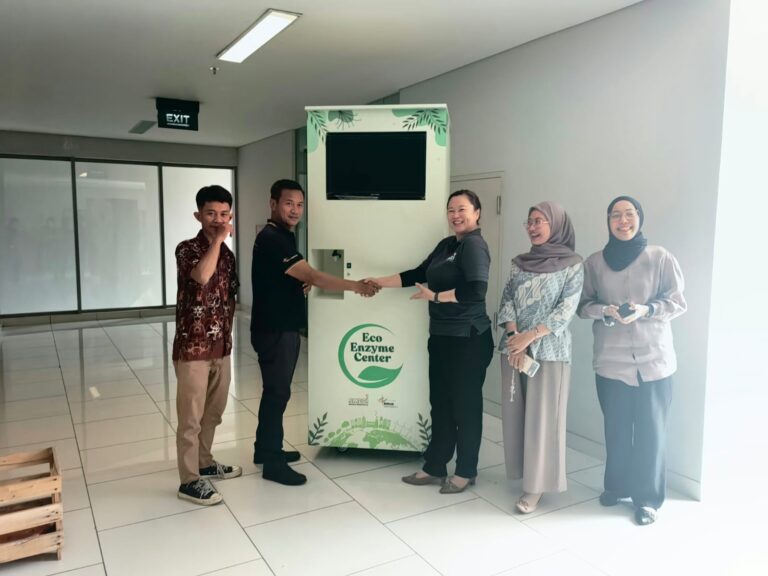 Eco-Enzyme Box: Mengubah Hasil Riset Menjadi Akses Nyata bagi Seluruh Civitas Akademika